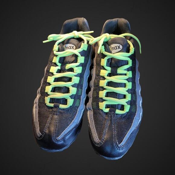 Nike air sneakers in black - Picture 3 of 4